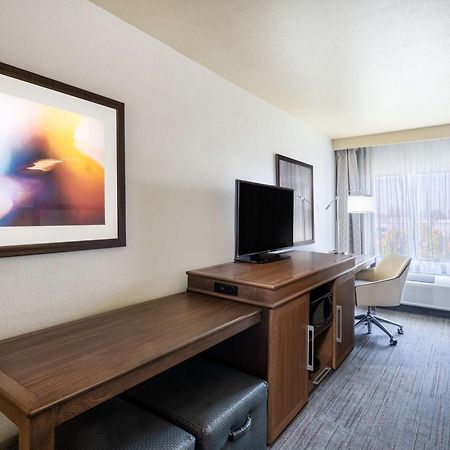 Hampton Inn By Hilton Irvine East - Lake Forest Bagian luar foto