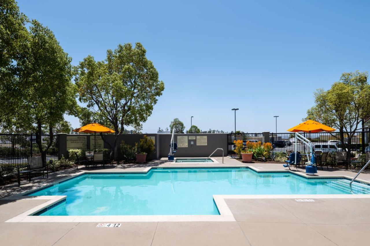 Hampton Inn By Hilton Irvine East - Lake Forest Bagian luar foto